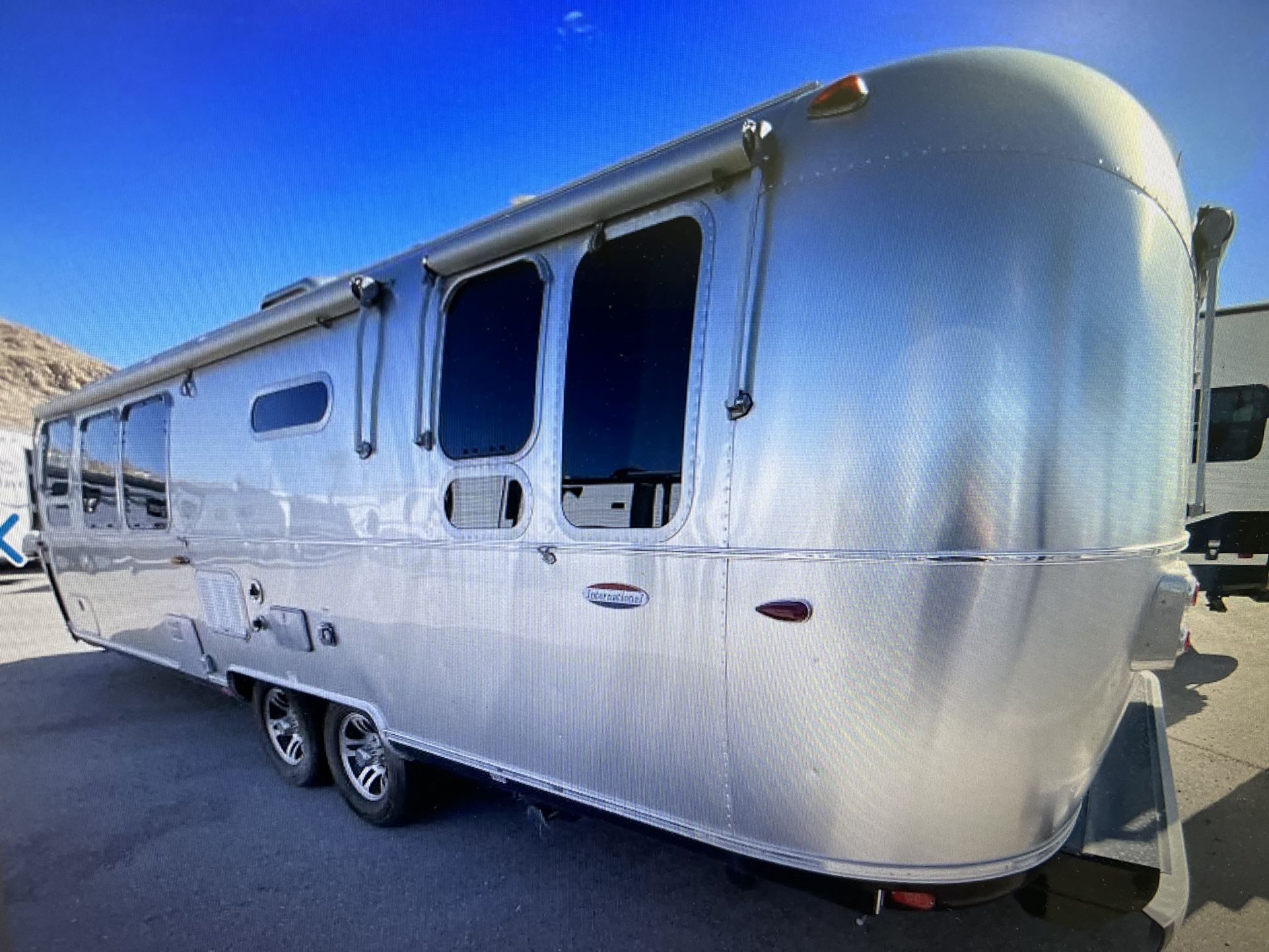 2017 AIRSTREAM SERENITY 30