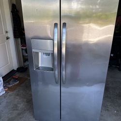 Refrigerator 23cu
