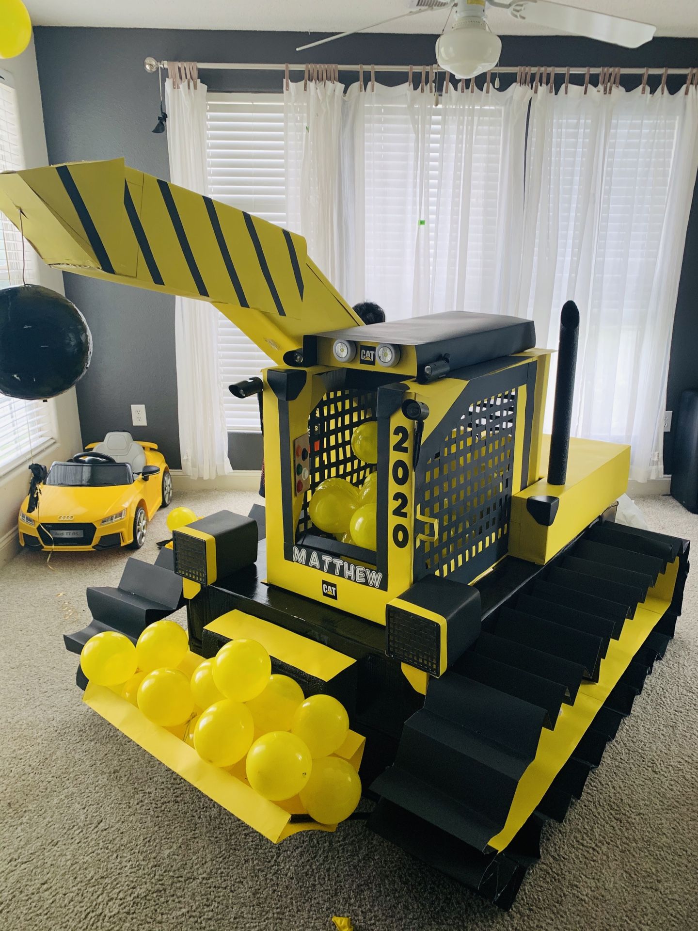 Excavator decoration for parties