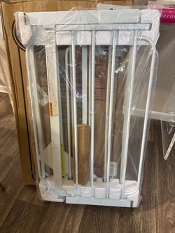 Regalo Safety 29"-49" Extra Wide Baby Gate, Bottom
