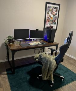 Gaming desk
