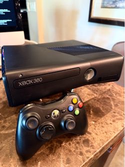 Microsoft Xbox 360 S Console 250GB - Black Excellent condition