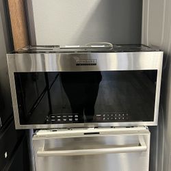 Frigidaire Gallery Stainless Steel Over The Range Microwave 