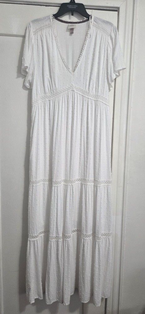 White Women's Dress Summer beach brunch