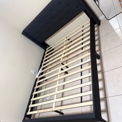 Full Size Bed Frame with Wood Slats – Black (Used)