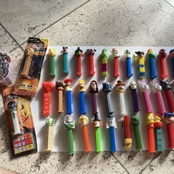 Nice vintage lot of Pez candy dispensers toys Star WarsToy Story etc
