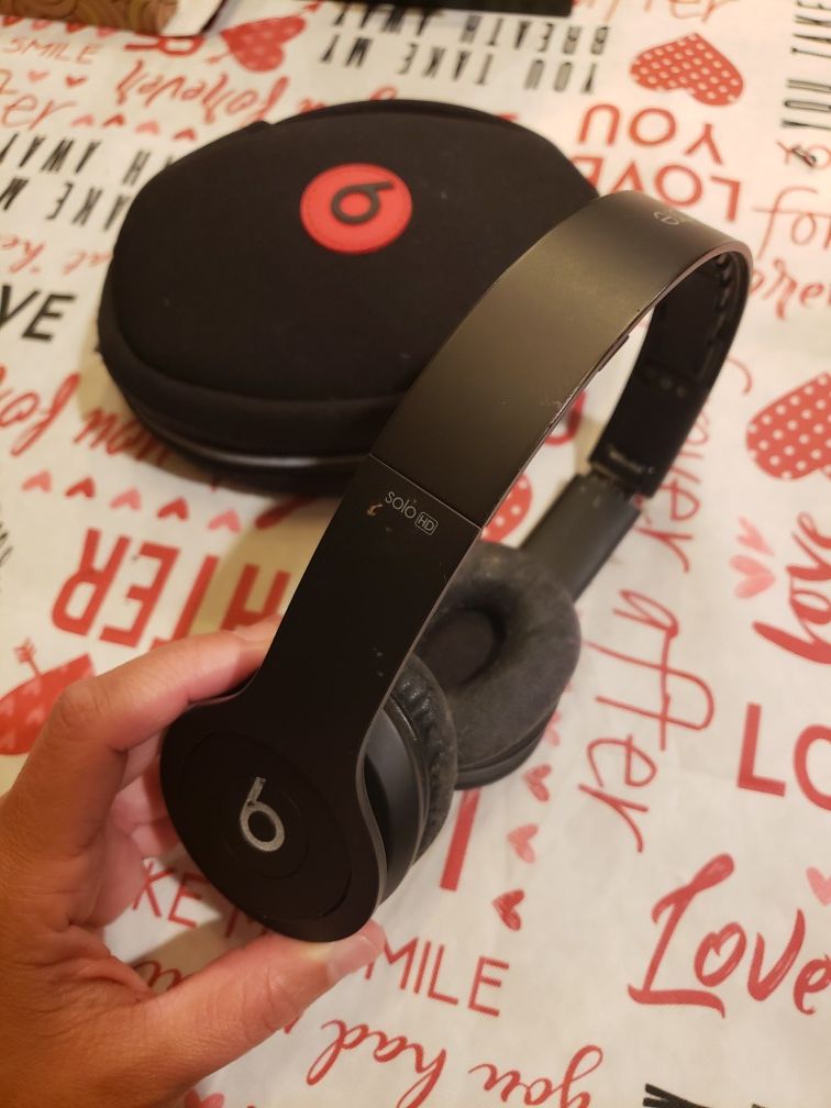 Beats solo hd headphones