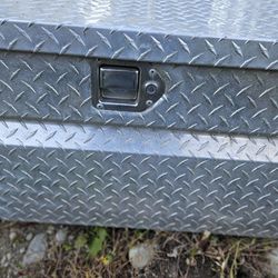 Diamond Plate Truck Bed Toolbox