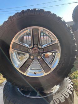 Rines de un Jeep  rubicon