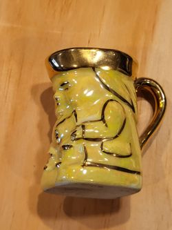 Chinaman figurine yellow mini mug