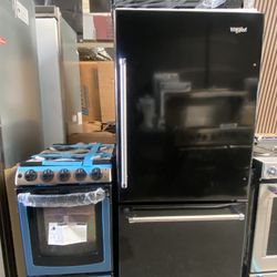 New Appliance Bundle Apartment Size Set