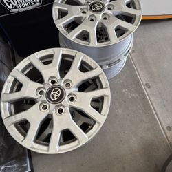 “17” OEM Toyota Tacoma SR Wheels – Excellent Condition – 2025”