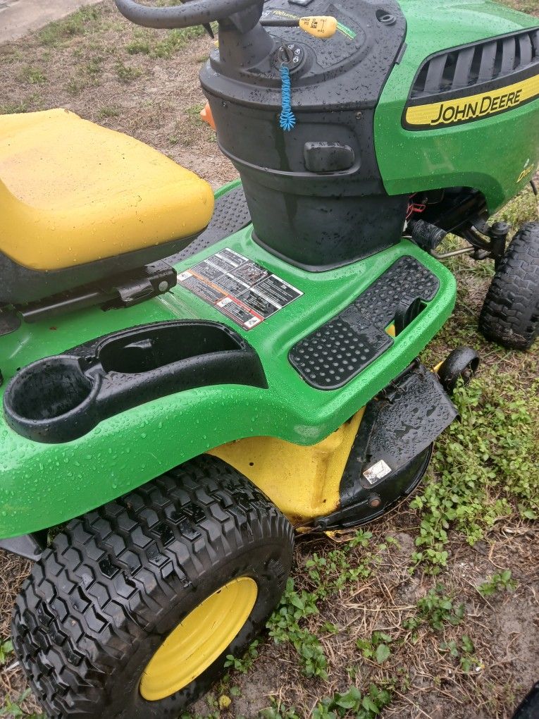 John Deer D110 Runs Great Automatic