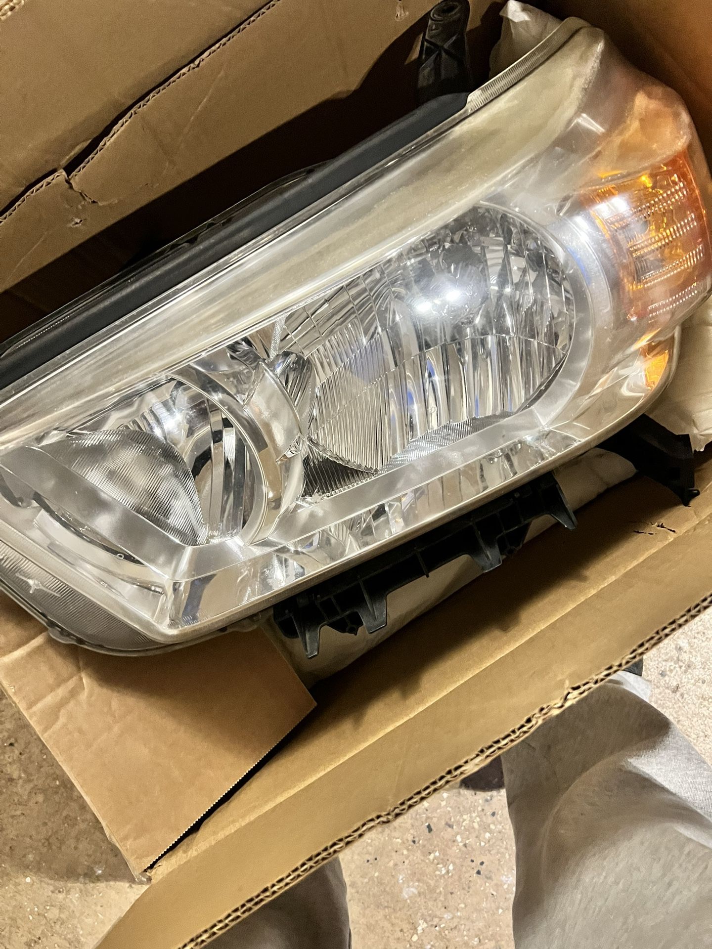 Toyota 4 Runner Headlight