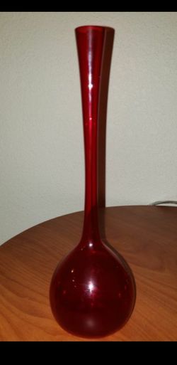 Vintage old red ruby bud vase