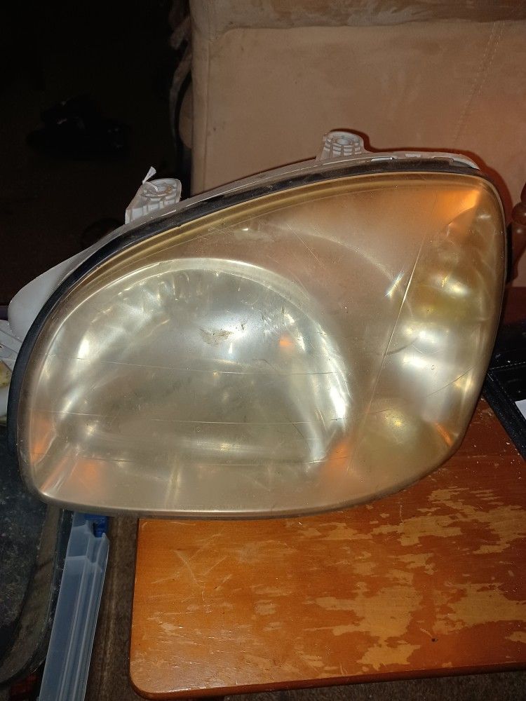 04 Durango Passenger Headlight