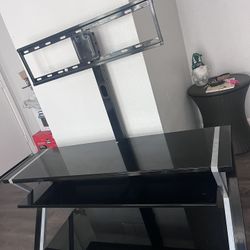 Se Vende Mesa Para TV Con Base 80$
