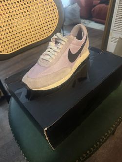 Nike Low-Top Sneaker 9 men 7.5 women