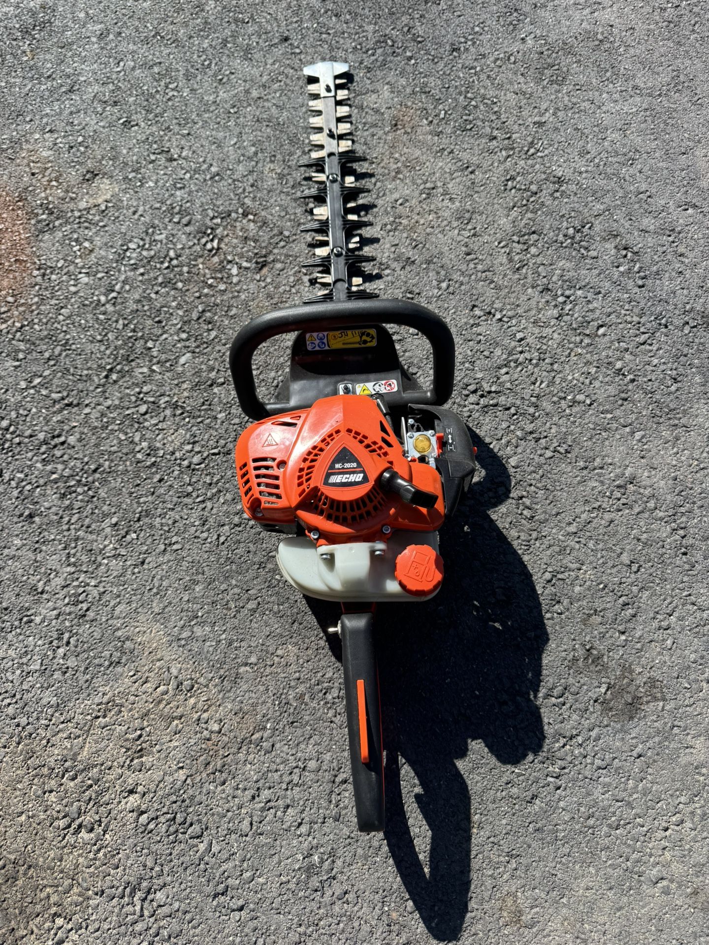Like New Echo HC-2020 Hedge Trimmer 20” Works Like It Should. Must Pickup. Price Firm