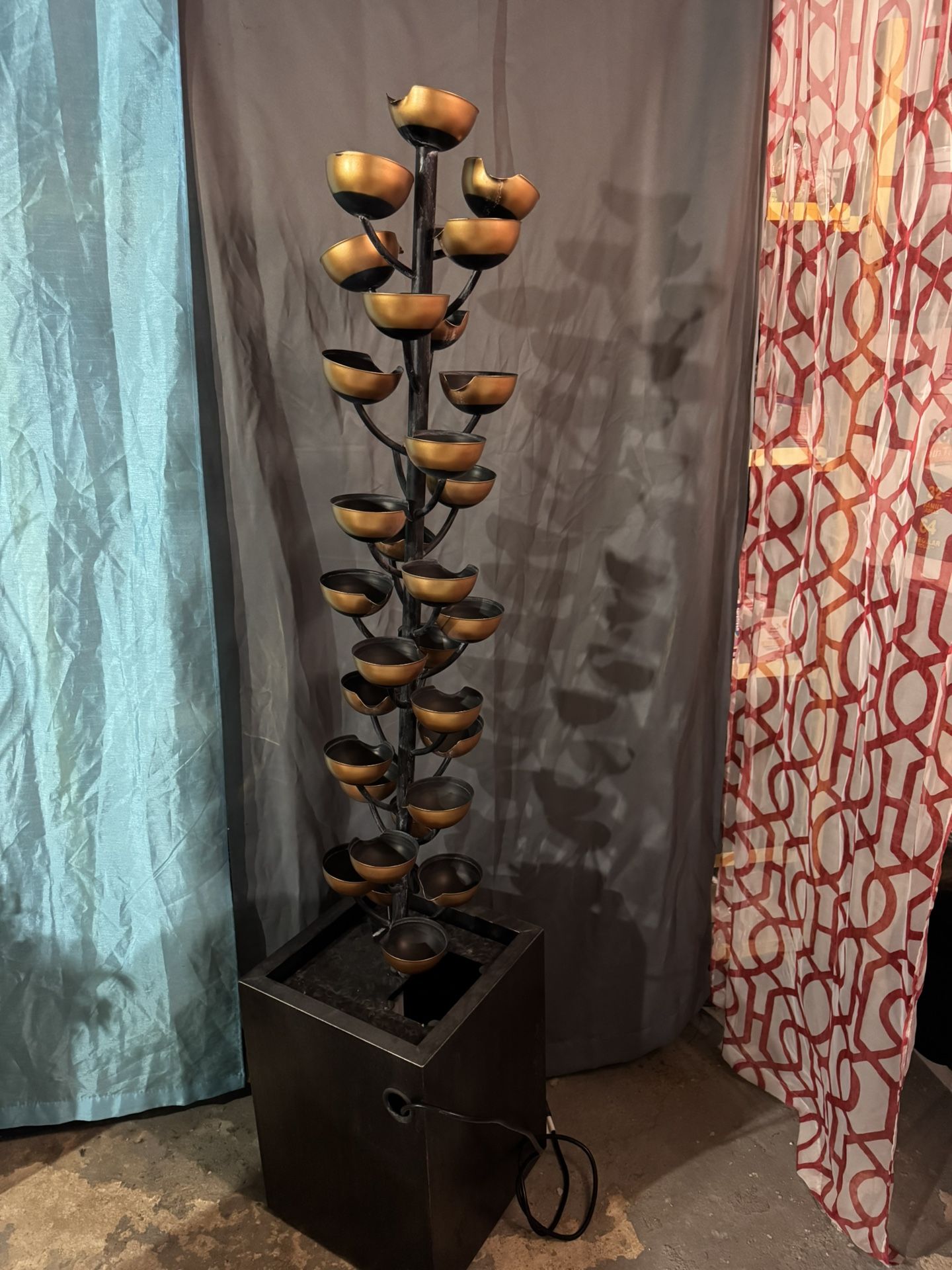 Waterfall Fountain Retro Iron Indoor Fountain Creative Living Room Entrance Office Decoration Fountain Cascading Metal Bowl Waterfall Fountain Tableto
