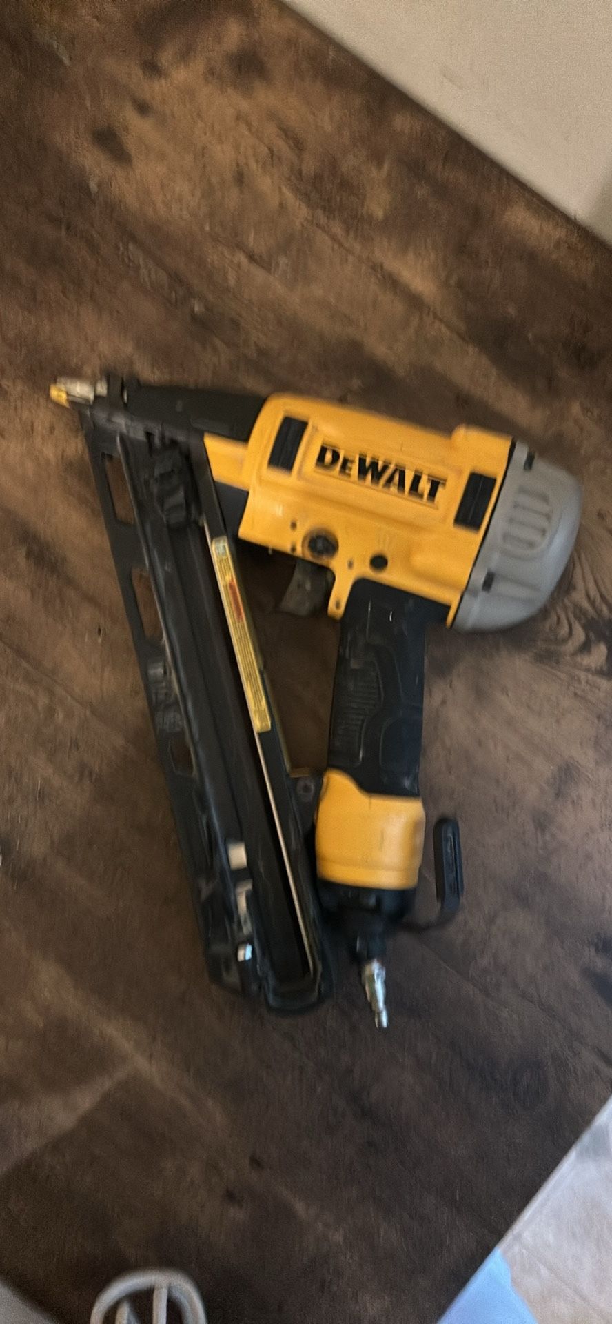 Dewalt Pneumatic Finish Gun