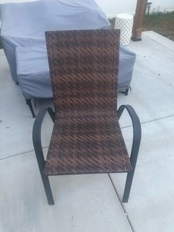 6 outdoor patio chairs 🪑