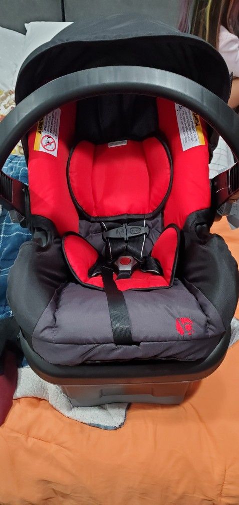 uppababy piggyback vista v2 UPPAbaby Cruz V2 PiggyBack main image 1