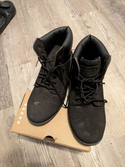 Men's Levi's boots