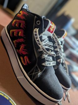 Heeleys Size 5 Youth