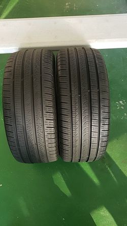 Pirellis in good condition 2 tires 225 45 17 good tread