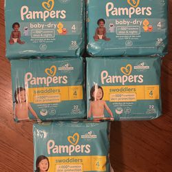 Pampers Diapers Bundle - Size 4
