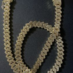 18k Gold Finish Fully Iced Out Miami Cuban Link Necklace
