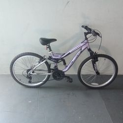 BICYCLE MONGOOSE 18 SPEED SIZE 24 BRAND NEW 