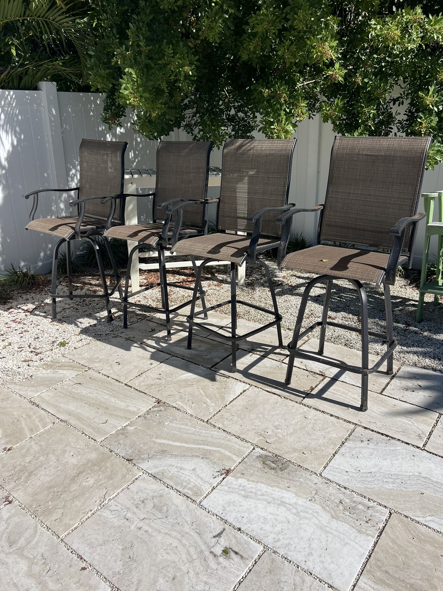 4 Outdoor Bar Swivel Chairs