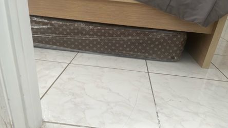 Twin mattress