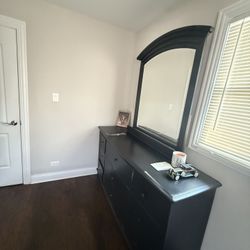 used Dresser With Mirror 