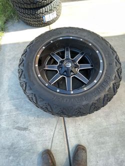 20inch fuel rims 35inch tires 5 lug