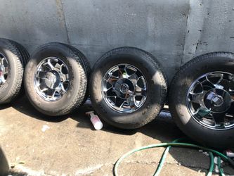 Rines y llantas para thaho suburban excalete 6 hollos $250 los 4