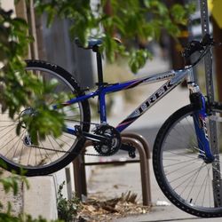 Trek 4300 Mountain Bike – 26" Wheels – Front Suspension