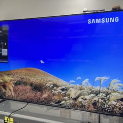 SAMSUNG 55” SMART TV LED 4K HDR DU8000 Crystal Clear Picture 