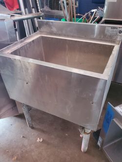 KROWNE 24"W STAINLESS STEEL ICE-BIN
