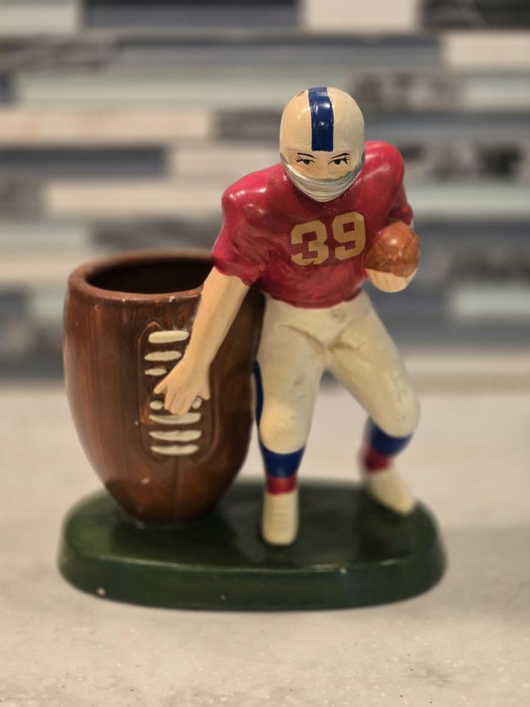 Vintage Sears Roebuck And Co 1975 Pencil Sharpener 7" Football Player Ceramic Statue.