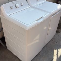 HOTPOINT Washer And Dryer 