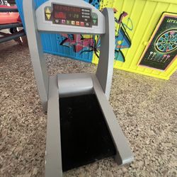 BARBIE TREADMILL  - SUPER CUTE