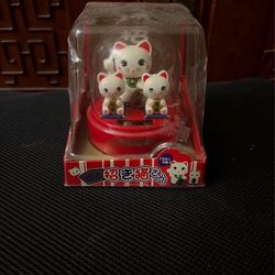 Japanese Solar Maneki Neko Lucky Cat Figure Set 3 Cats New Car Dashboard