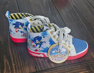 NEW Sonic the Hedgehog Sneakers Size 2