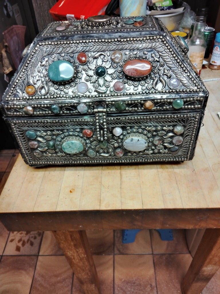 Vintage Agate Inlaid Moroccan Jewelry Box L