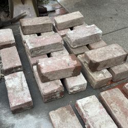 29 Used Red Clay Bricks 4 x 8 X 2 1/2, 4 x 8 1/2 x 1 3/8 in.