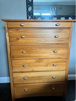 5-Drawer Honey Wood Dresser