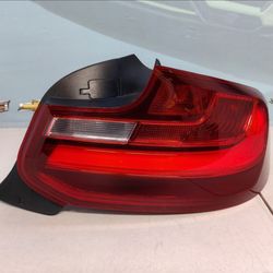 2014-2017 BMW 2 SERIES RIGHT TAIL LIGHT